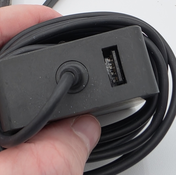 Microsoft Surface Pro 4 12.3" Tablet (Intel Core i5, 4GB RAM, 128GB SSD, Silver) - Picture 10 of 16